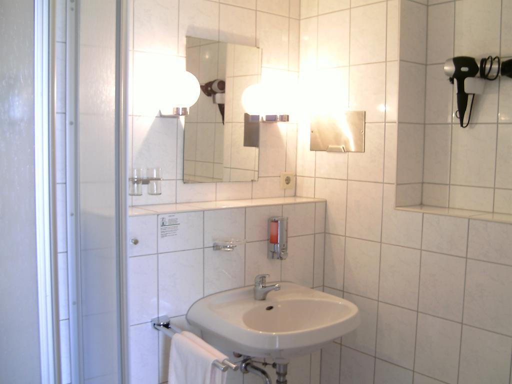 Mucha Ohg Hotel Sembziner Hof Klink Exterior photo